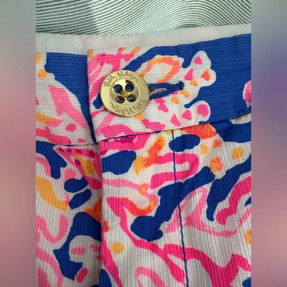 Lilly Pulitzer sz 8 blue Buttercup shorts scalloped hem coral design 5” mid-rise - Picture 3 of 7